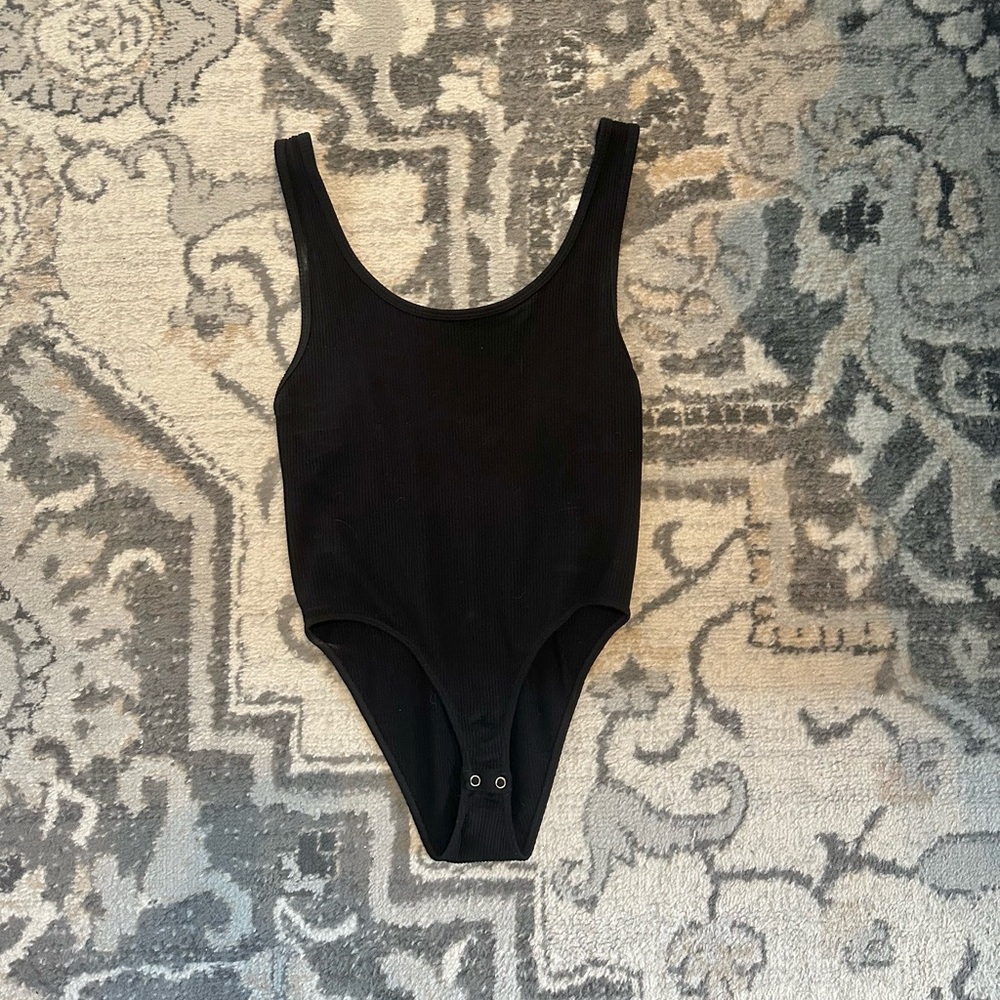 BLACK TANK TOP BODYSUIT